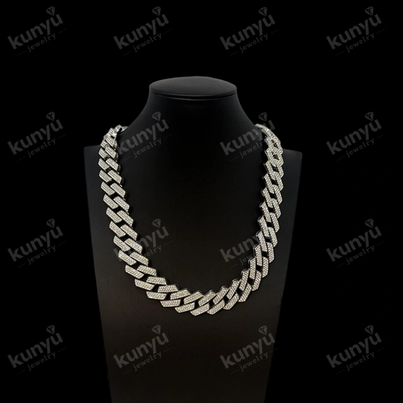 Az Ultimate Z generációs gardrób nélkülözhetetlen: Minden hétköznapi ruha ellenáll a divatos kubai Streetwear Choker merész szélének? Az Ultimate Z generációs gardrób nélkülözhetetlen: Minden hétköznapi ruha ellenáll a divatos kubai Streetwear Choker merész szélének?