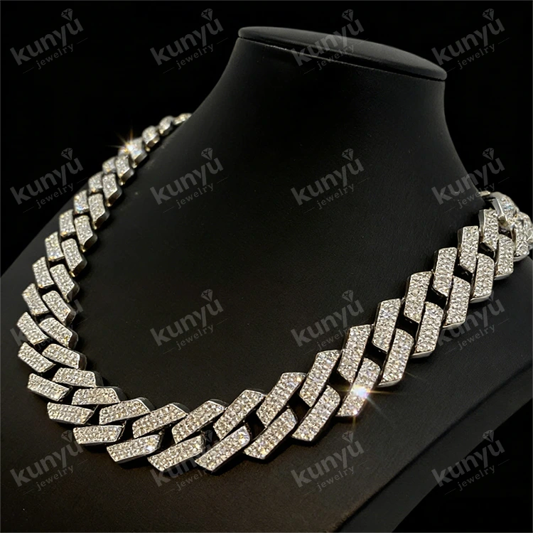 Trendi Cuban Streetwear Choker